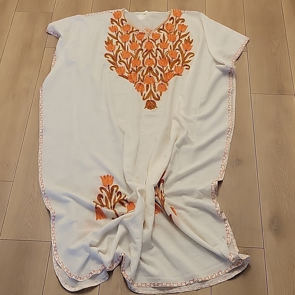 Embroidered V-neck Kaftan 56 (3X L)